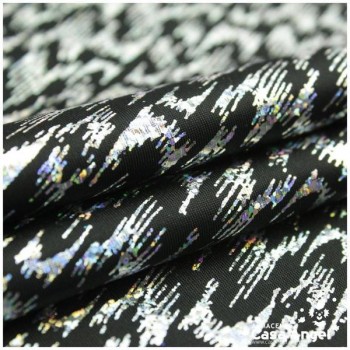 LYCRA NEGRA ESTAMPADA DE MANCHAS IRISADAS SERIE VENICE 150cm