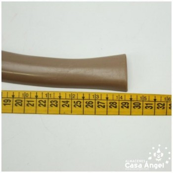HACHA CLAVADA EN LA CABEZA