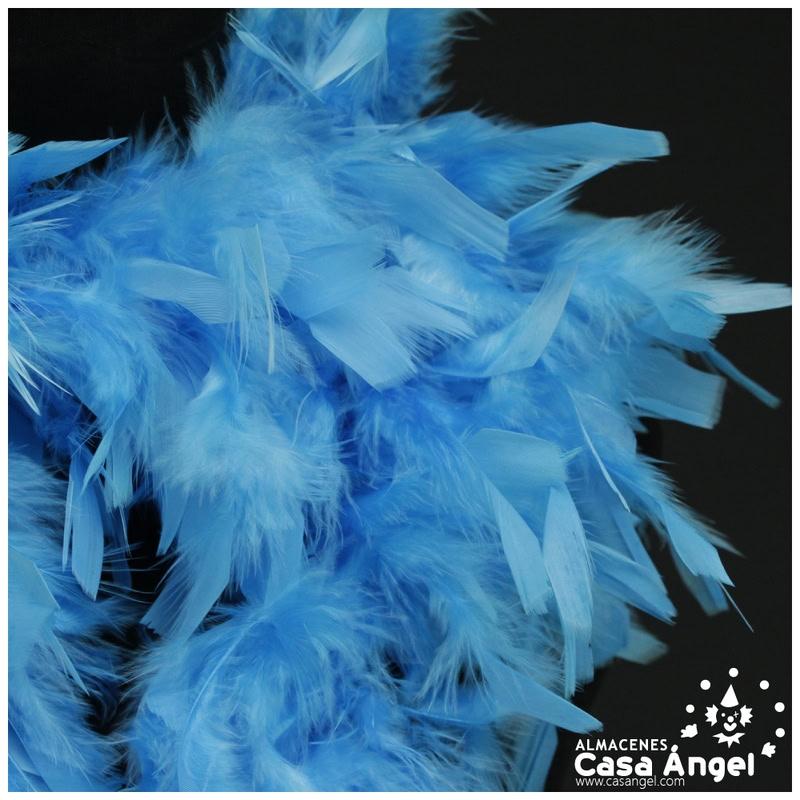 BOA DE PLUMAS DE PAVO 190cm AZUL CIELO 80gr