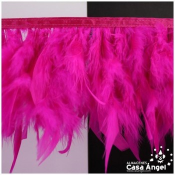 FLECO DE PLUMAS FUCSIA DE PAVO CON PUNTA TAJADA 12cm