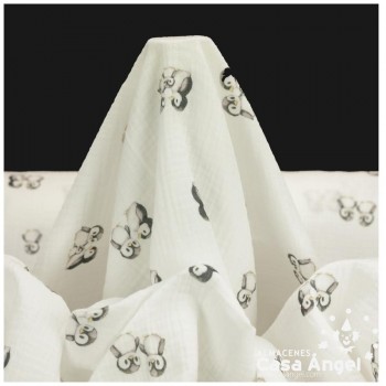 TELA MUSELINA BLANCO ROTO CON ESTAMPADO DE PINGÜINOS SERIE NISU 150cm