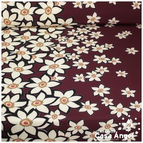 TEJIDO ELÁSTICO COLOR CARDENAL CON ESTAMPADO DE FLORES