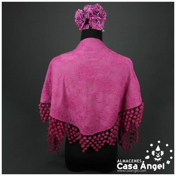 MANTÓN BORDADO CON MADROÑOS COLOR BUGANVILLA ADULTO