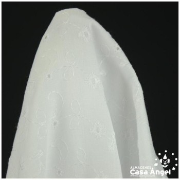 BATISTA BLANCO PERFORADO Y BORDADO DE FLORES SERIE ANAKI 150cm