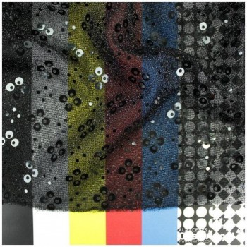 PUNTO LAMÉ NEGRO CON PATRÓN DE LENTEJUELAS SERIE CARMEN 150cm
