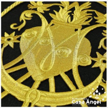 APLICACIÓN ECLESIÁSTICA BORDADA OVALADA CORAZÓN ORO 24x19cm