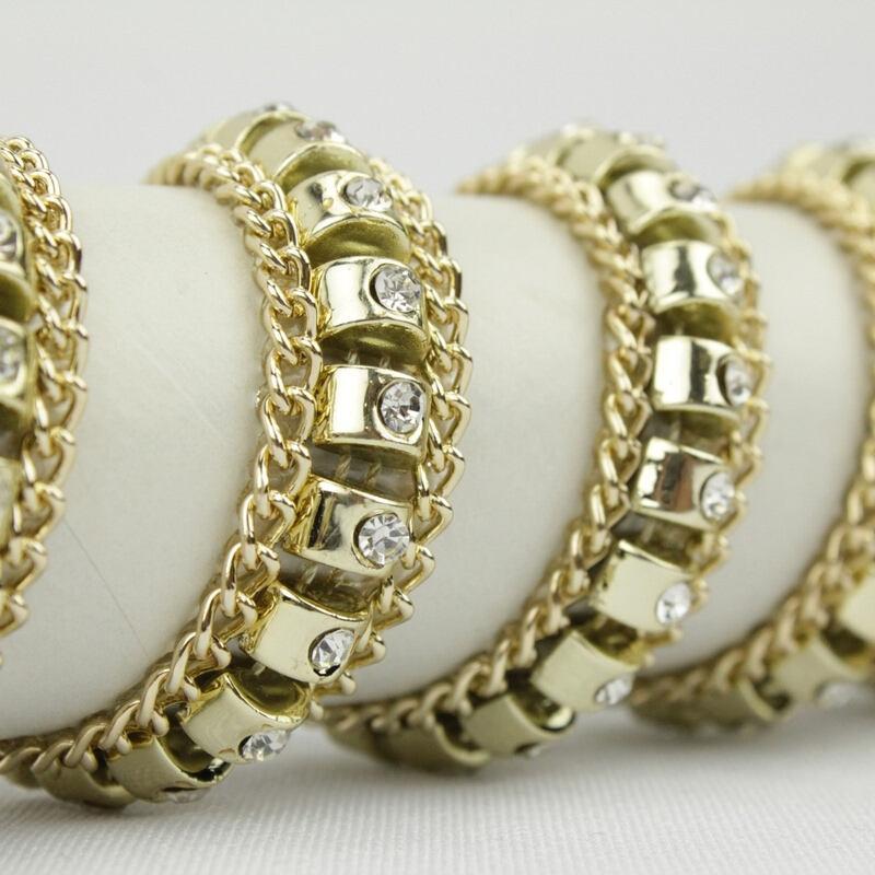 PASAMANERÍA TERMOADHESIVA CON CADENA Y STRASS 18mm
