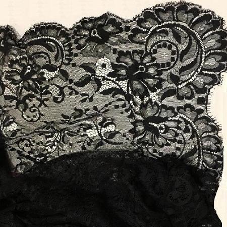 MANTILLA NEGRA DE ENCAJES 250cm