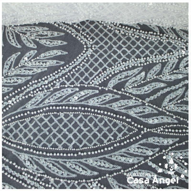 TUL BLANCO CON BORDADO ENTERIZO DE CANUTILLO Y LENTEJUELA SERIE RIVERA 130cm