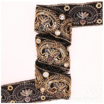 PASAMANERÍA BORDADA ORNAMENTAL FLORAL 5cm