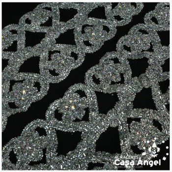 APLICACIÓN PVC COLOR PLATA CON PEDRERÍA Y ROCALLA DISEÑO CORAZONES 75cm
