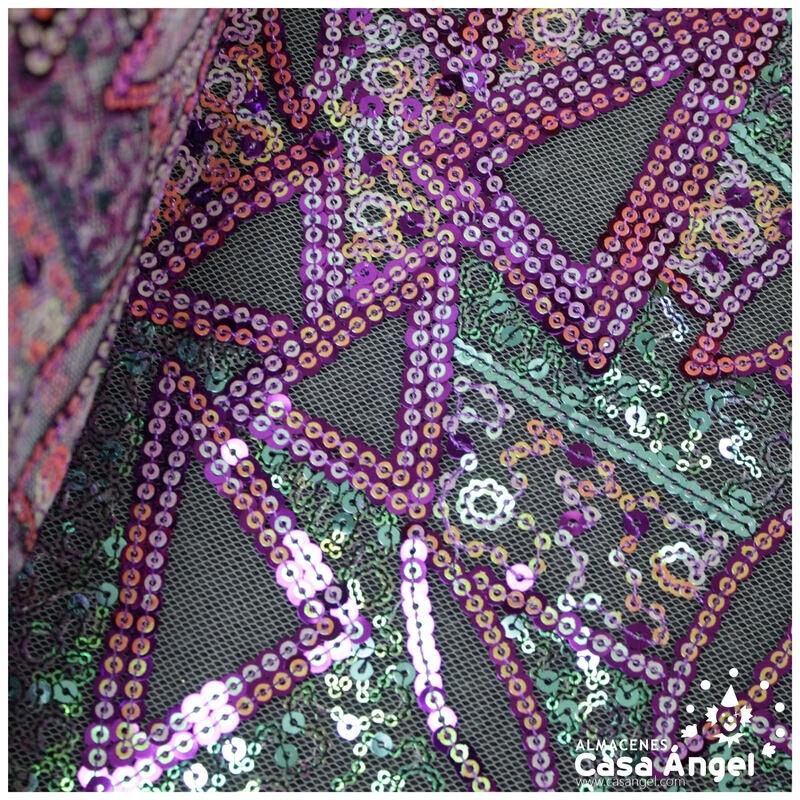 TUL DE LENTEJUELAS PATRÓN ENTERIZO MORADO SERIE MILO 130cm