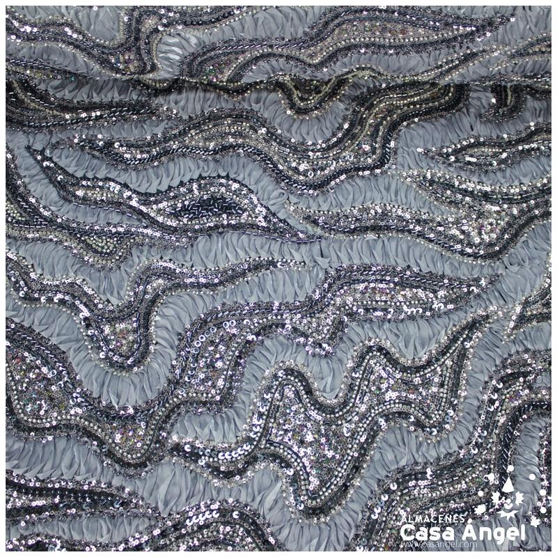 TUL GRIS BORDADO CON ROCALLA Y ORGANZA SERIE BONGO 135 cm