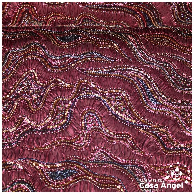 TUL ROJO GRANA BORDADO CON ROCALLA Y ORGANZA SERIE BONGO 135 cm