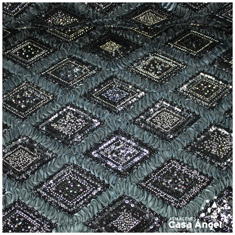 TUL NEGRO BORDADO DE ORGANZA Y ROCALLA SERIE ASTRA 135cm
