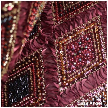 TUL ROJO GRANA BORDADO DE ORGANZA Y ROCALLA SERIE ASTRA 135cm