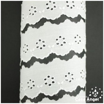 TIRA DE ALGODÓN CON PERFORACIONES Y RIBETE DE FESTÓN 48mm