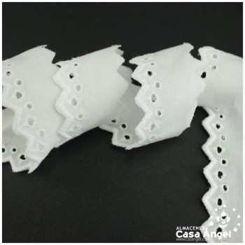 TIRA DE BATISTA MICROPERFORADA CON REMATE DE PICOS 33mm