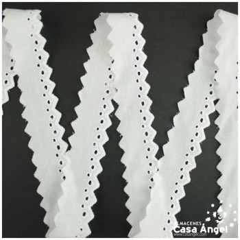 TIRA DE BATISTA MICROPERFORADA CON REMATE DE PICOS 33mm