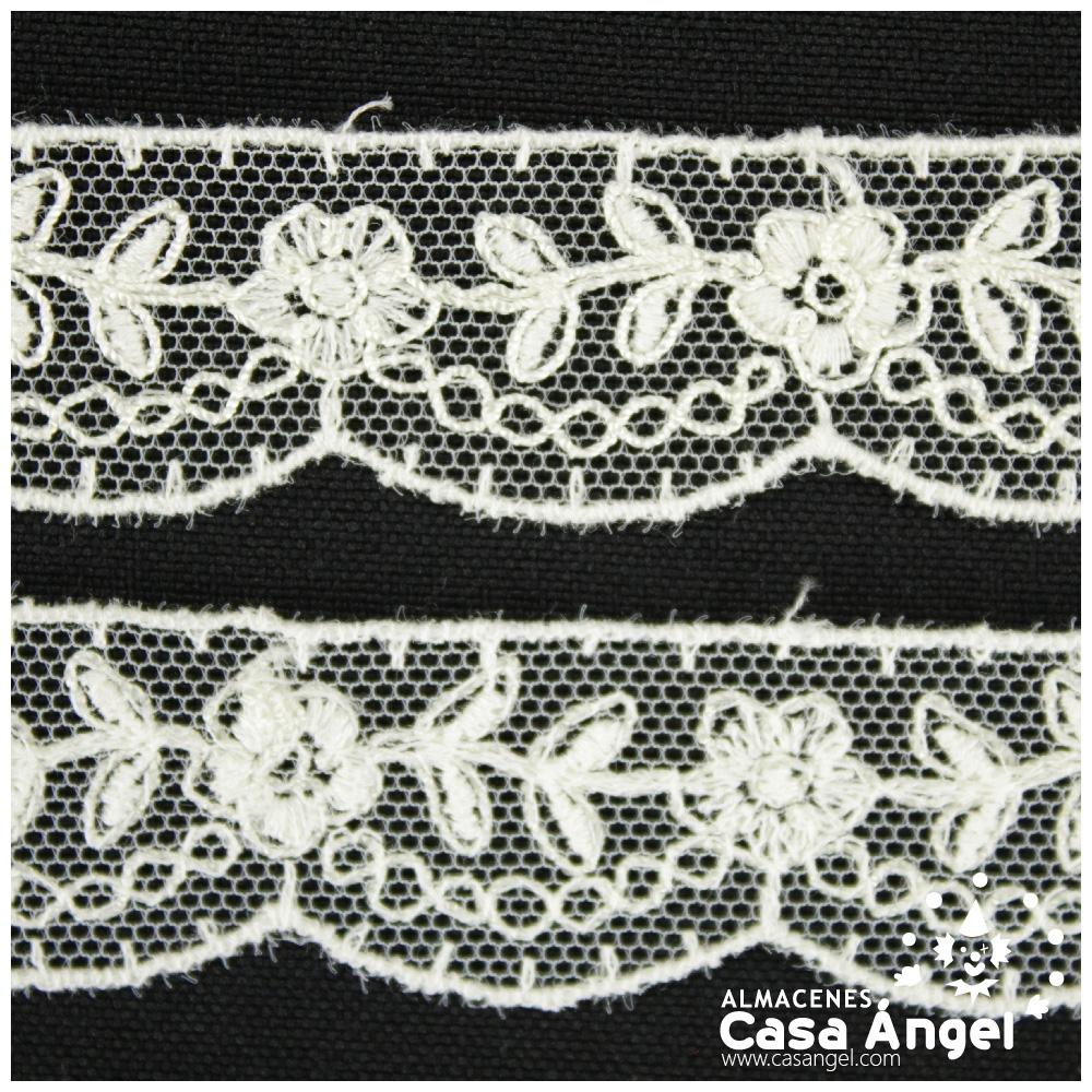 ENCAJE CLÁSICO DE ALGODÓN BLANCO MOTIVO FLORAL 21mm