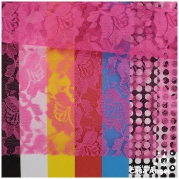 ENCAJE DE FLORES FUCSIA SERIE POLEN 150cm