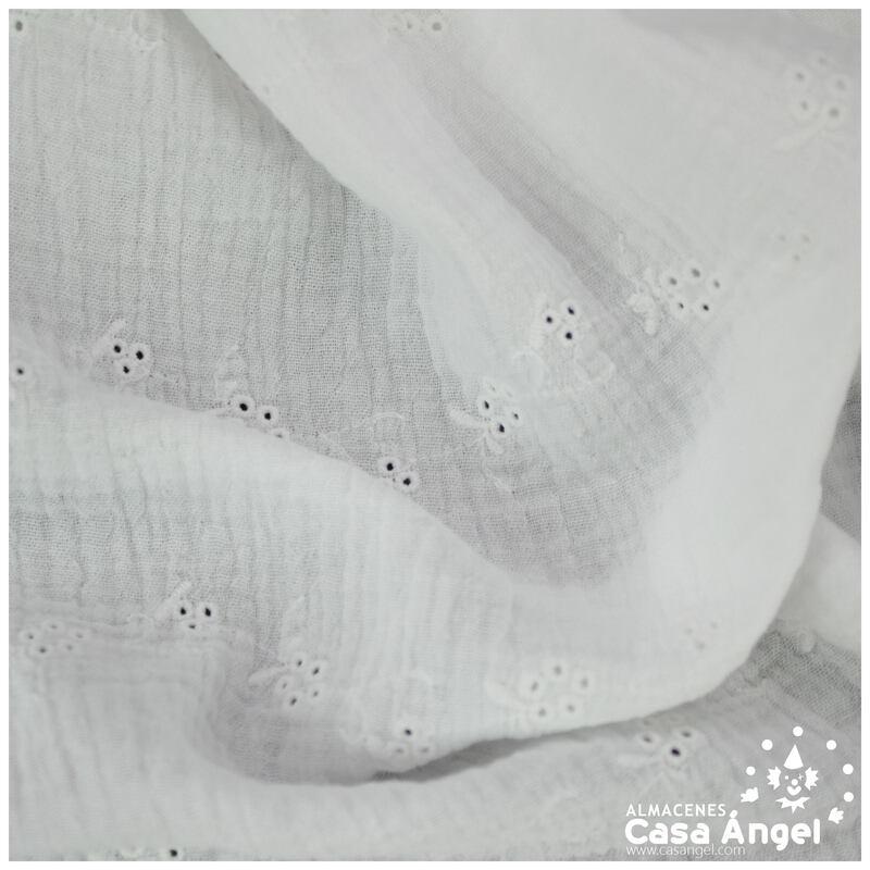 MUSELINA BLANCA BRODERIE PERFORADA Y BORDADA SERIE MUZZO 135cm
