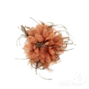 CAMELIA CON PLUMAS FINAS TIPO OSTRICH GOMA E IMPERDIBLE DE 9cm
