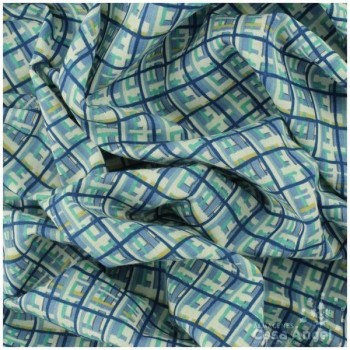 PATCHWORK CUADROS IRREGULARES AZUL 145cm