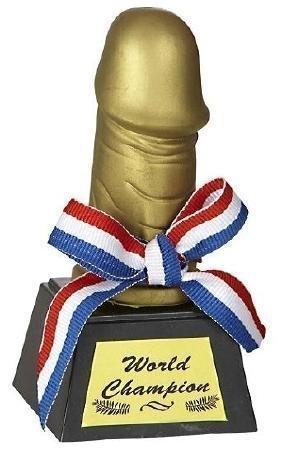 TROFEO WILLY DE ORO 12cm