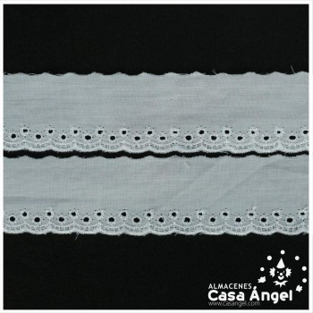 TIRA BORDADA BLANCA PARA COSTURA Y DECORACIÓN 45mm