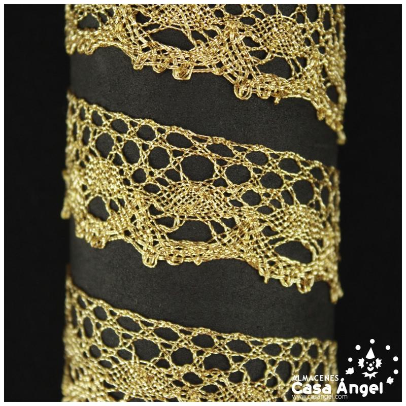 PUNTILLA DE BOLILLO COLOR ORO 23mm