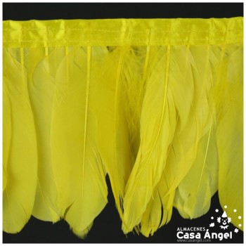 FLECO DE PLUMAS AMARILLAS DE OCA SOBRE CINTA DE RASO 18cm