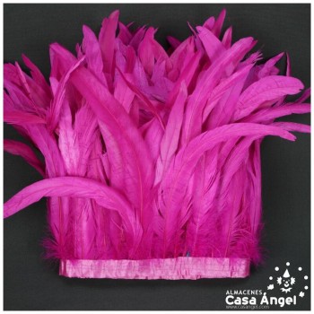 FLECO DE PLUMAS DE 30cm FUCSIA DE GALLO BLANQUEADAS Y TINTADAS 200cm