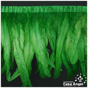 FLECO DE PLUMAS DE 30cm VERDES DE GALLO BLANQUEADAS Y TINTADAS 200cm