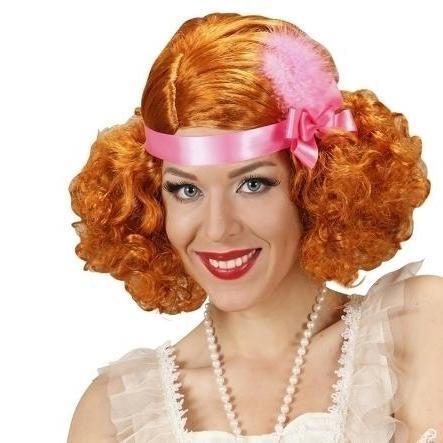 PELUCA BURLESQUE ROJA CINTA Y PLUMA