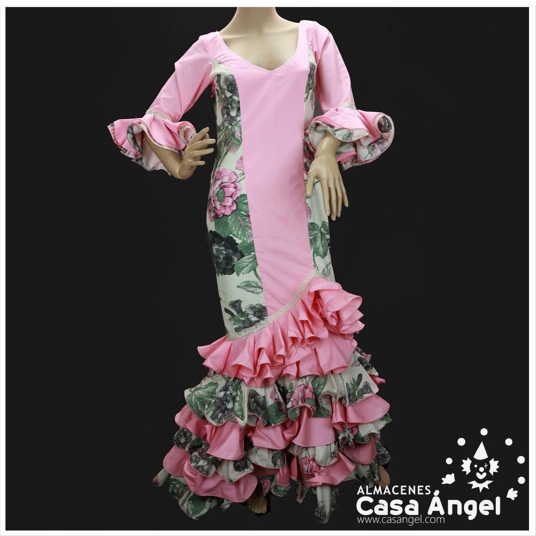 TRAJE DE FLAMENCA COLOR ROSA CON ESTAMPADO FLORAL