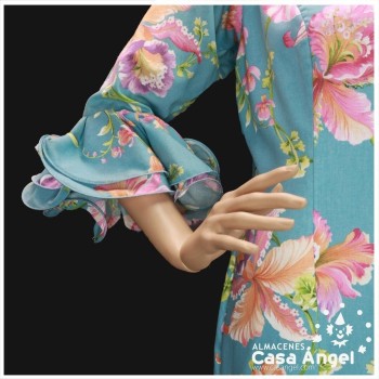 TRAJE DE FLAMENCA CANASTILLA AZUL CLARO CON ESTAMPADO FLORAL