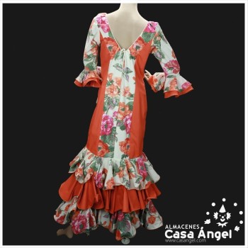 TRAJE DE FLAMENCA NARANJA ESTAMPADO FLORAL CON TRES VOLANTES