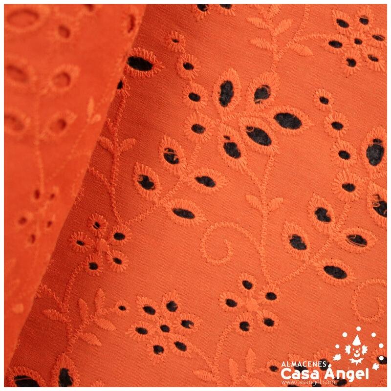 BATISTA NARANJA DE ALGODÓN BORDADO DE FLORES 150cm