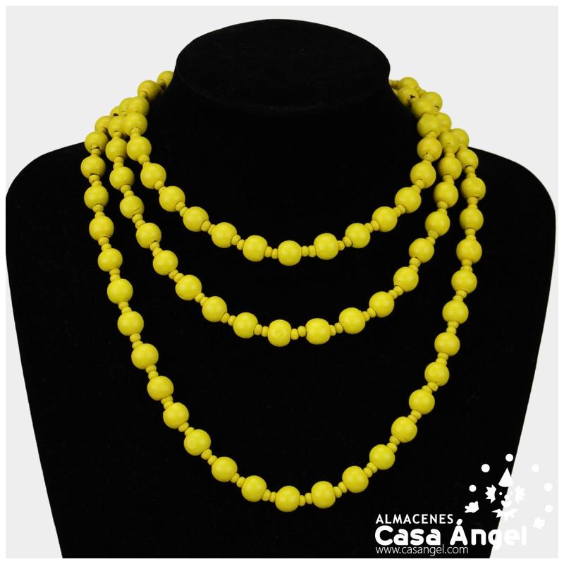 COLLAR AMARILLO DE MADERA CON UN LARGO DE 68cm