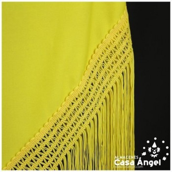MANTÓN FLAMENCO AMARILLO LISO CON FLECO CALADO DE CUQUILLO