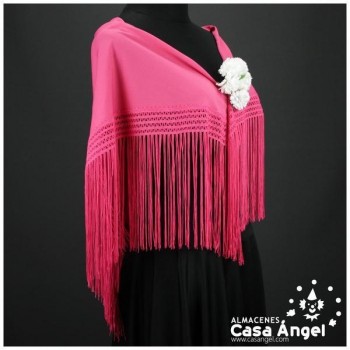 MANTÓN FLAMENCO FUCSIA LISO CON FLECO CALADO DE CUQUILLO