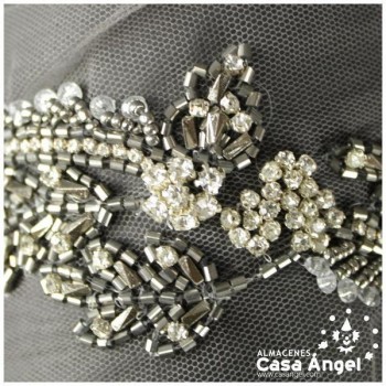 PASAMANERÍA COLOR PLATA CON MOTIVO FLORAL Y HECHO A MANO