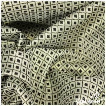 BROCADO REVERSIBLE CON MOTIVO NEGRO DE ROMBOS SERIE NANCY 280cm