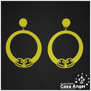 PENDIENTES DE AROS CON DECORACIÓN CALADA