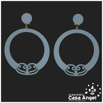 PENDIENTES DE AROS CON DECORACIÓN CALADA