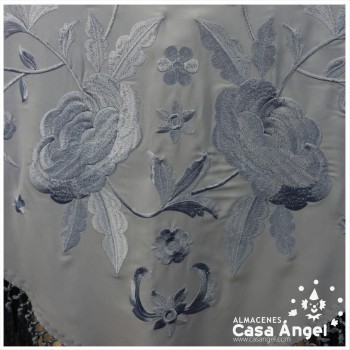 MANTÓN DE FLAMENCA CELESTE BORDADO FLORAL AL TONO 145cm