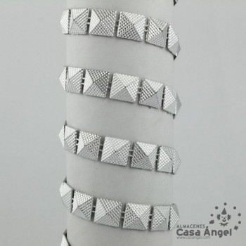 PASAMANERÍA CADENA TACHAS PIRÁMIDALES PVC 8mm