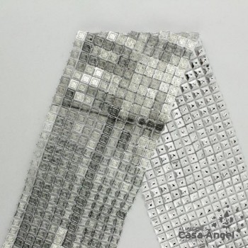 PASAMANERÍA FILAS TACHAS PIRAMIDALES PVC 105mm