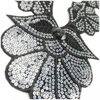 CUELLO TERMOADHESIVO NEGRO CON LENTEJUELAS Y PIEDRAS SERIE BEGOÑA